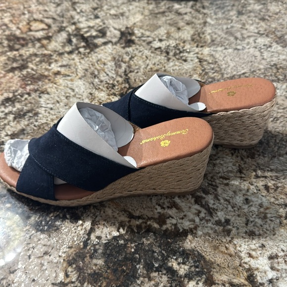Tommy Bahama navy blue wedges size 9, NWOB. - Picture 2 of 5